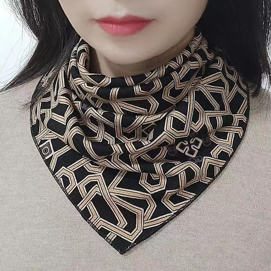 2 women's neck protector in winter Pearlescent cotton versatile warm triangle scarf fashion false collar scarf (black pattern)
