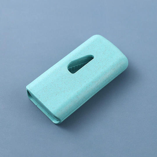 Sun Flowergb - 2 Piece Pill Cutter and Divider with Storage Compartment, Cutters Small or Large Pills, Tablets and Vitamins Blue