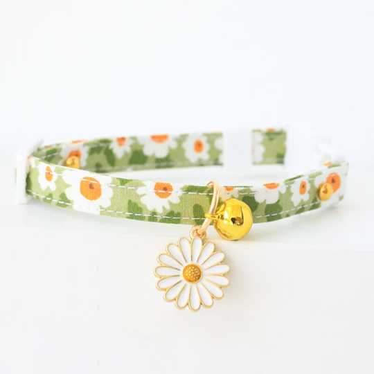 Blue Daisy Design Yellow Dog Collar