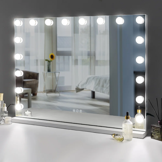 Fenchilin Magnifying Lighted Metal Framed Makeup Mirror in White