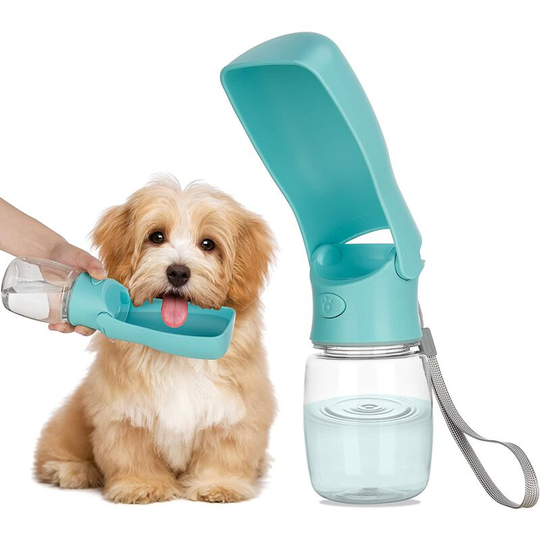 Dog water bottle, large capacity 350ml. Lightweight and portable to quench your pet's thirst on walks, walks or hikes.