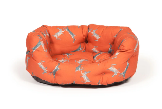 Woodland Hare Deluxe Slumber Pet Bed in Russet