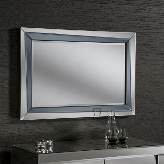Czech Accent Mirror