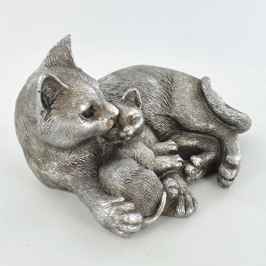 Cassan Cat & Kitten Entwined Sculpture