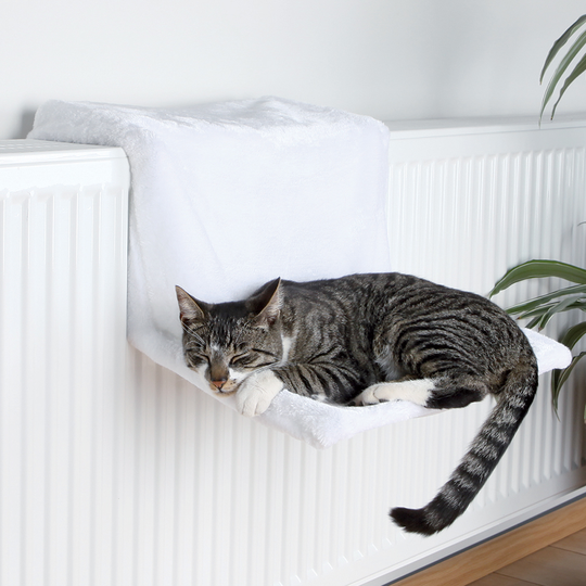 Trixie Deluxe Plush Radiator Bed - White - 45 x 31 x 24 cm (L x W x H)