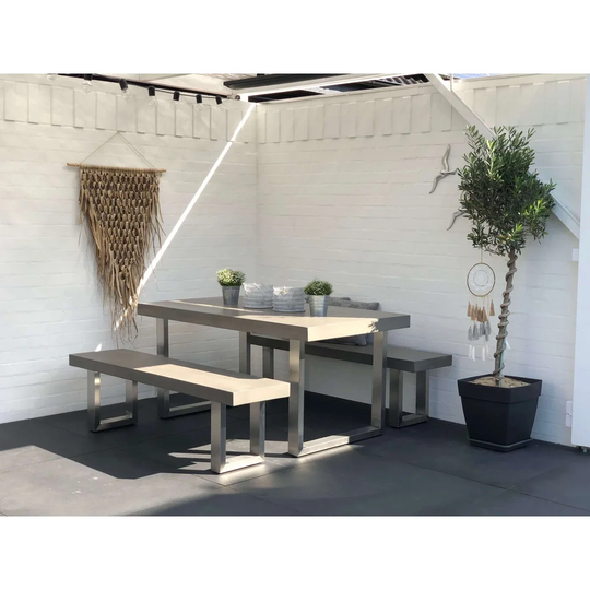 Floodwood Rectangular 6 - Person 160Cm Long Dining Set