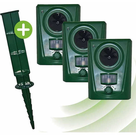 Ultrasonic Animal Repeller - Battery Powered - Effectively Repels Wild Animals, Birds and Mink by Sending Audible Signals, 3 Pack