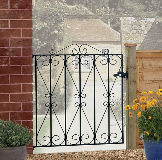 Uriegas Scroll Single Metal Garden Gate