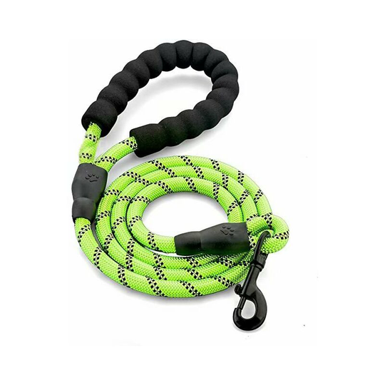 Twisted rope dog leash with soft padded handle, highly reflective wires and strong tensile strength 1.5m