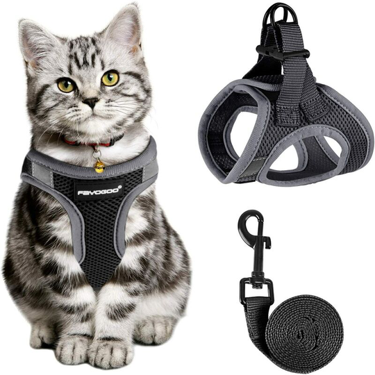 Adjustable Cat Harness, Anti-Escape Cat Leash, Lightweight Kitten Harness Easy Control Breathable Cat Harness and Leash with Reflective Strips