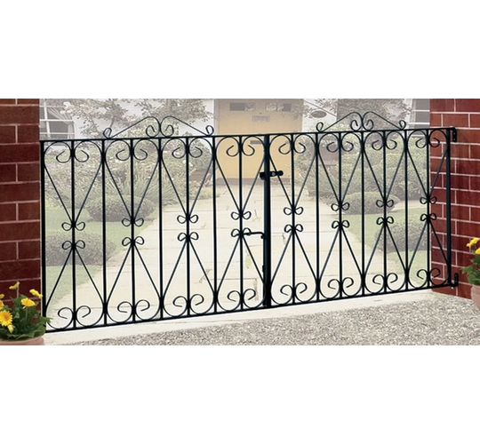 Uriegas Scroll Driveway Metal Garden Gate