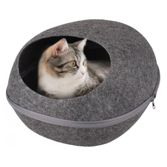 Leicester Oval Nest/Cave
