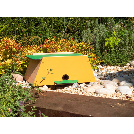 Nafne Free Standing Bumblebee House