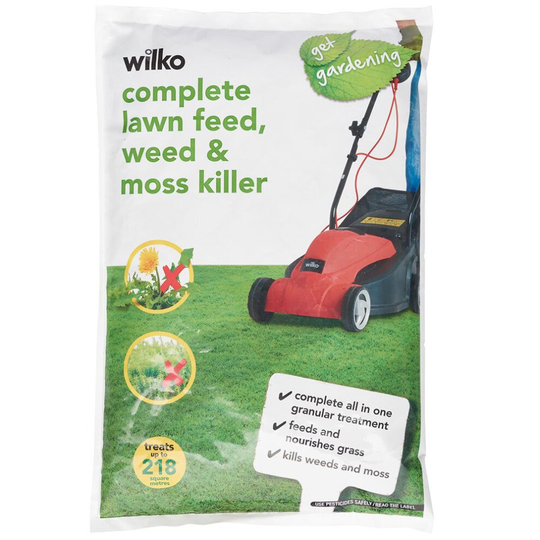 wilko Lawn Feed Weed And Moss Killer, Feeds and Nourishes Grass, Kills Weeds And Moss, Treats 218 Square Metres, 7kg