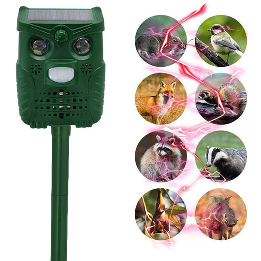 Solar Powered Ultrasonic Motion Sensor and Flashing Light Animal Repeller for Dogs, Cats, Squirrels, Deers, Rats