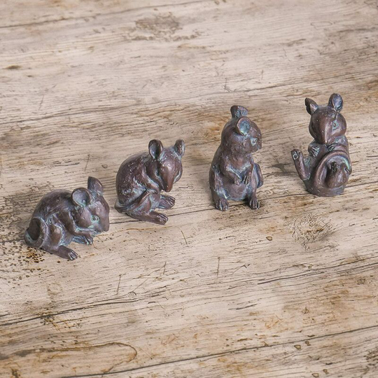 4x Bronze Effect Garden Mice Ornaments, Tarnished Bronze 4pc Mouse Set Perfect for Window or Garden Displays and Garden Rockery - Miniature Resin