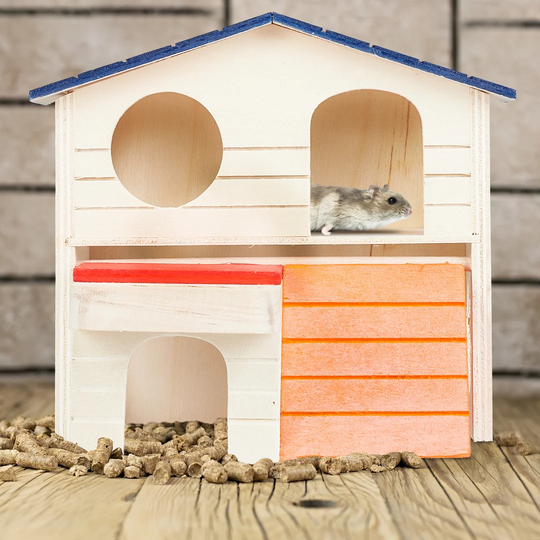 Hoff Weather Resistant Small Animal Hutch with Ramp